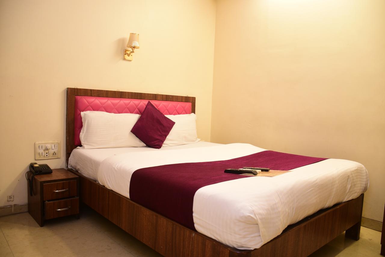 Hotel K.C Residency Mumbai Bagian luar foto