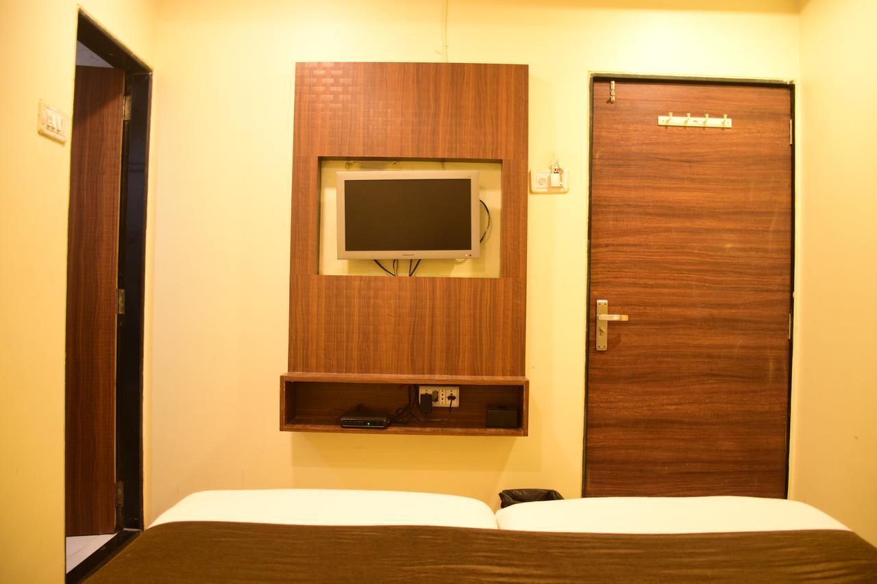 Hotel K.C Residency Mumbai Bagian luar foto
